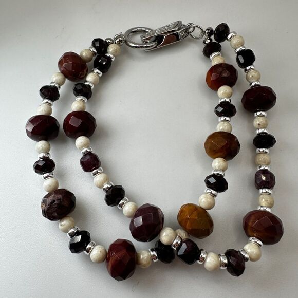 Stunning double stranded faceted garnet, mookaite, and agate bracelet! - Picture 8 of 15